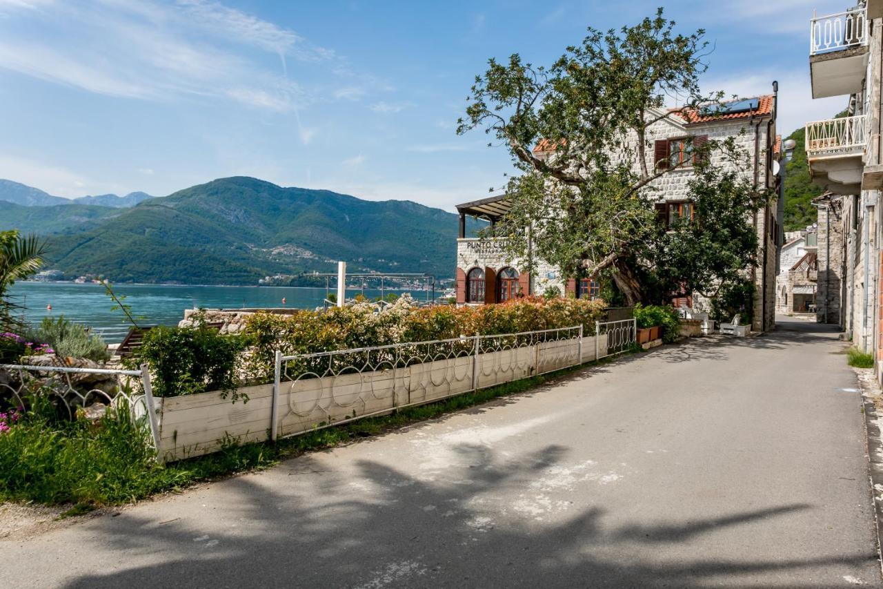 Guest House Perper Tivat Exterior foto